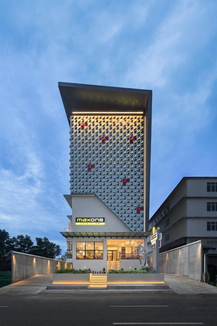 Maxonehotels At Kota Harapan Indah-베카시 외부 사진